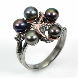 טבעת לכלה ולערב: טבעת בשיבוץ 5 פנינים שחורות תכשיט יוקרה עבודת יד