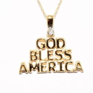 תכשיט זהב לכלה: תליון ושרשרת זהב בשיבוץ יהלום god bless america