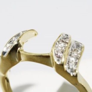 תכשיט לכלה ולערב: טבעת זהב צהוב 10 קרט בשיבוץ יהלומים מידה: 5.25