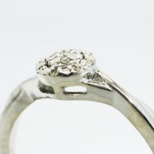 תכשיט לכלה ולערב: טבעת כסף 925 בשיבוץ יהלומים לבנים 08. קרט מידה: 7