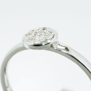 תכשיט לכלה ולערב: טבעת כסף בשיבוץ יהלומים לבנים 11. קרט מידה: 7
